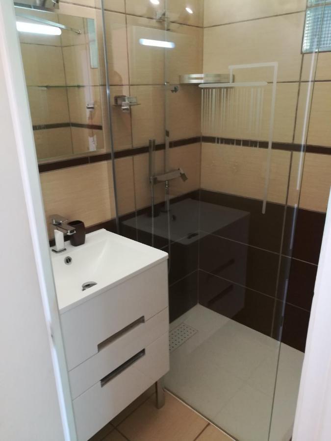 Appartement Classe 3 Etoiles Au 1Er Etage D'Une Maison Avec Jardin Dans Un Quartier Calme Cavalaire-sur-Mer Buitenkant foto