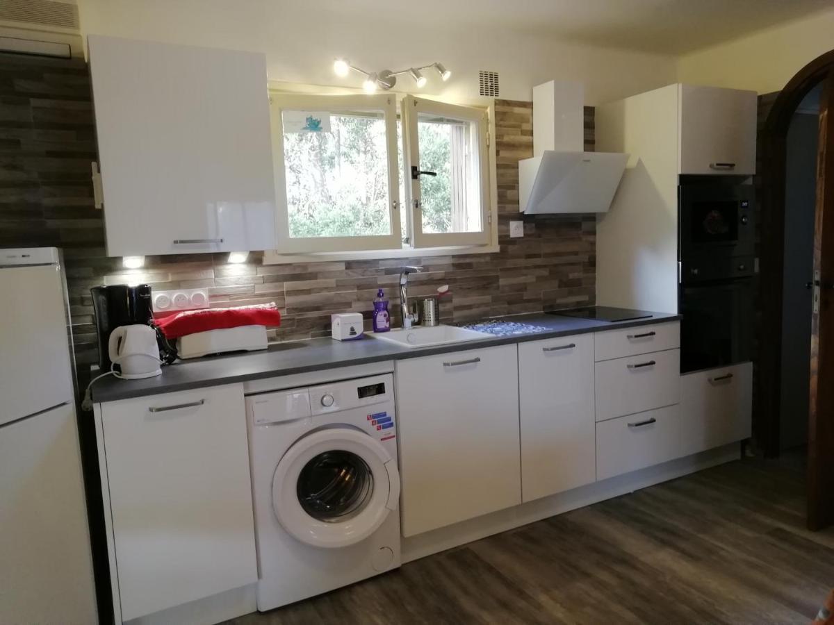 Appartement Classe 3 Etoiles Au 1Er Etage D'Une Maison Avec Jardin Dans Un Quartier Calme Cavalaire-sur-Mer Buitenkant foto