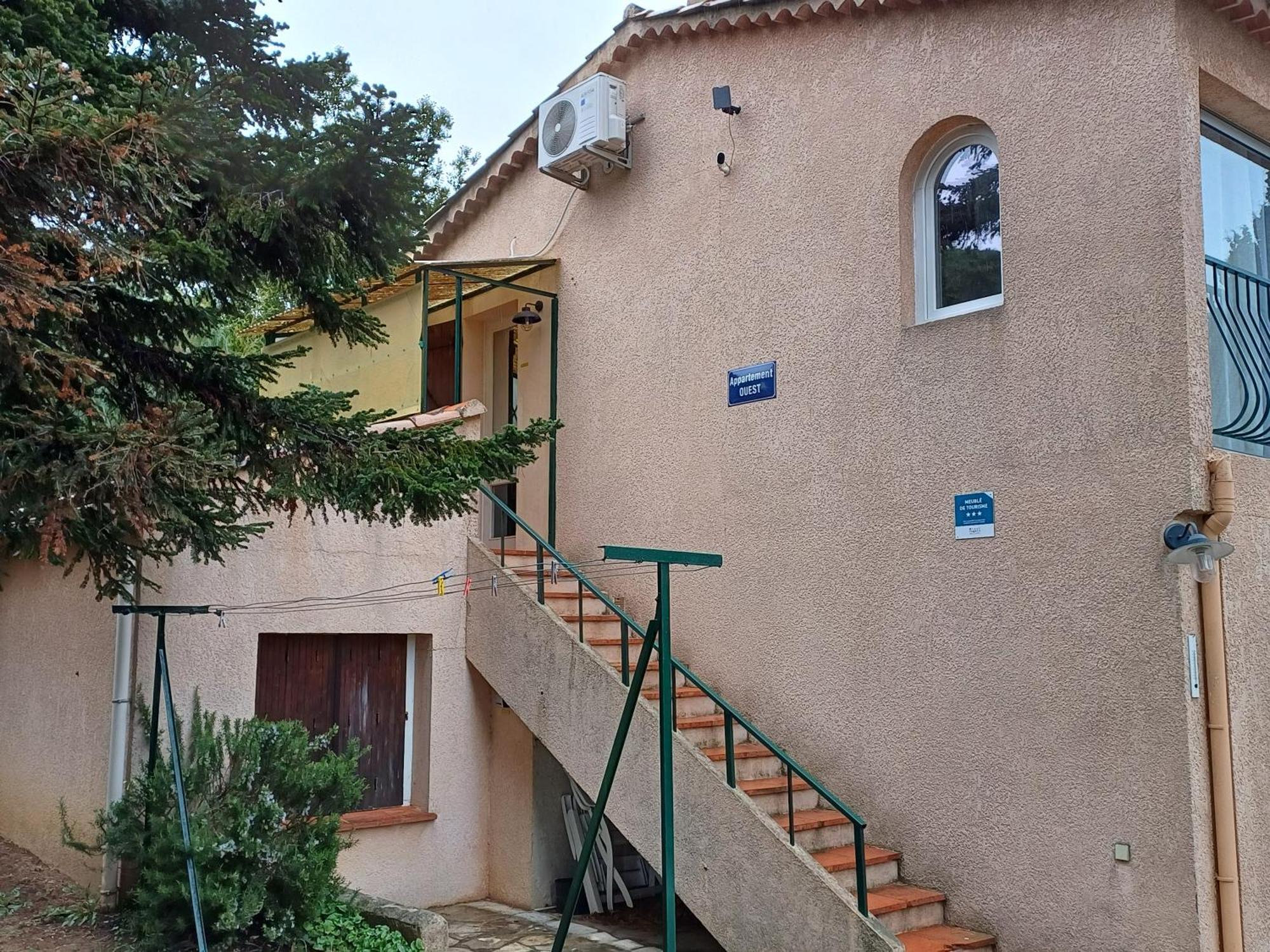 Appartement Classe 3 Etoiles Au 1Er Etage D'Une Maison Avec Jardin Dans Un Quartier Calme Cavalaire-sur-Mer Buitenkant foto